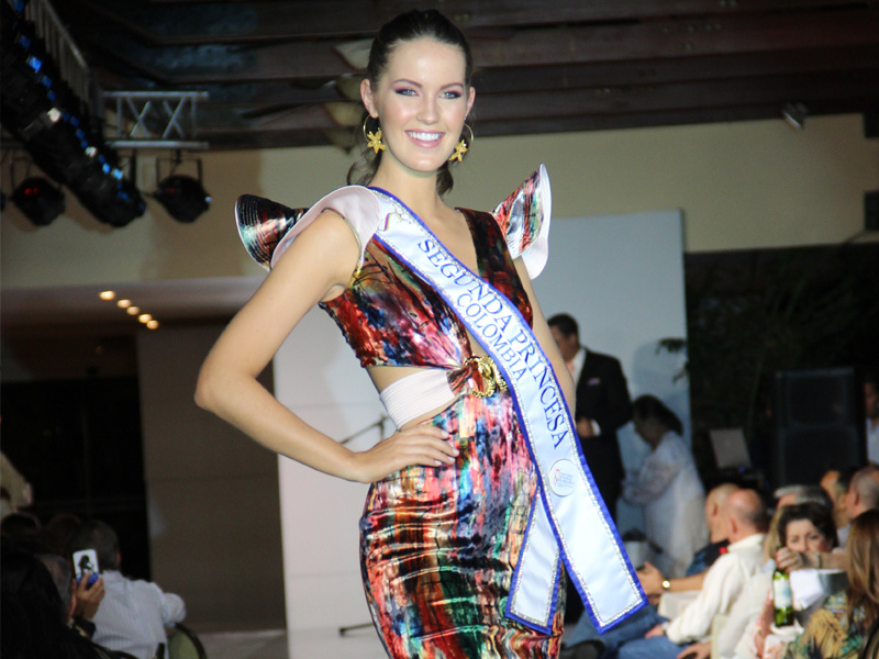 Desfile “Moda y Belleza” en pro de la protección infantil en Cali