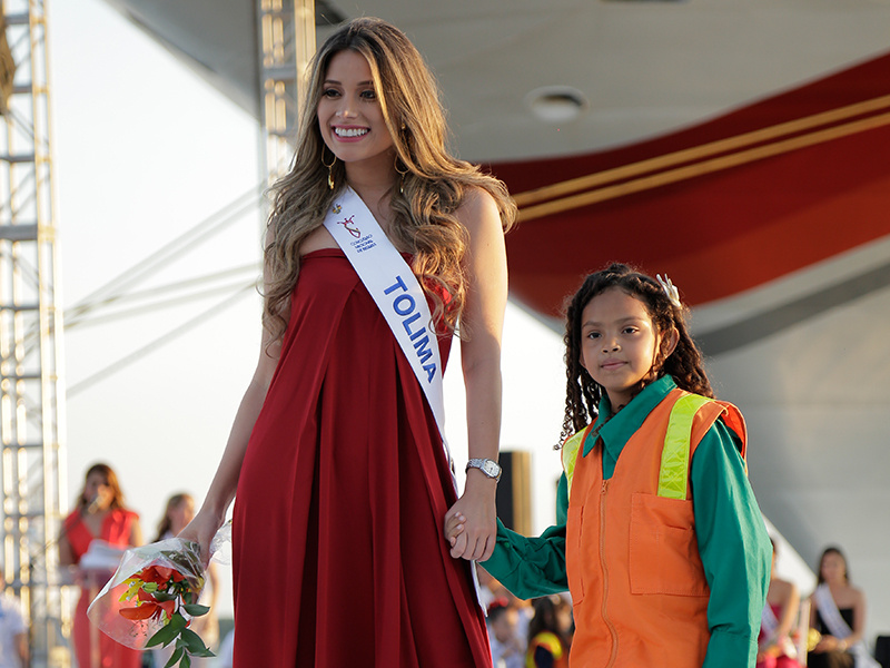 Sociedad Portuaria recibió a las reinas nacionales