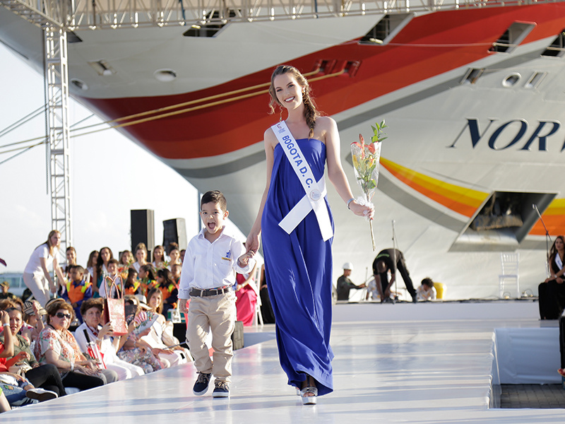 Sociedad Portuaria recibió a las reinas nacionales